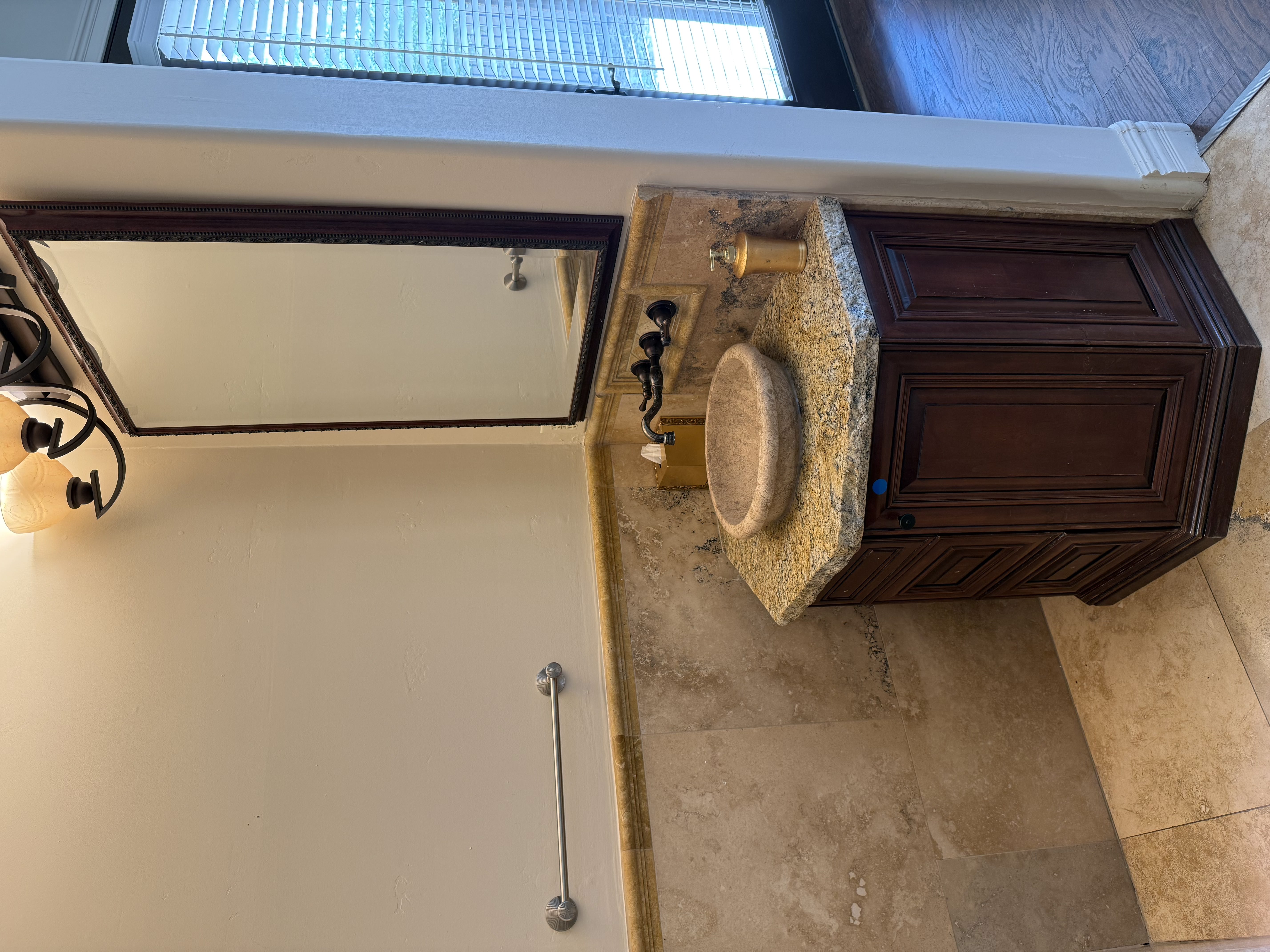 Private Suite 9 - Image 3