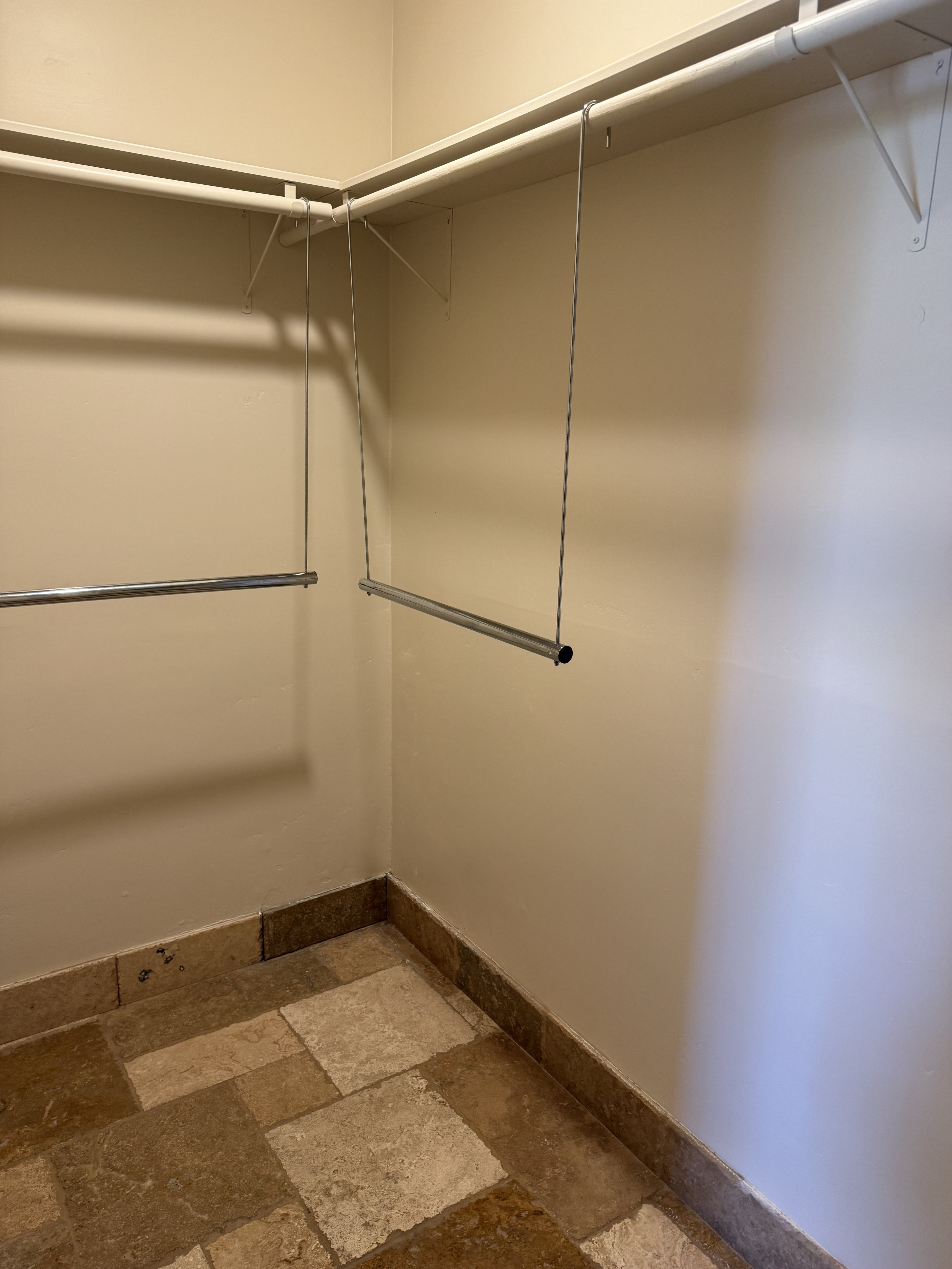 Private Suite 2 - Image 7