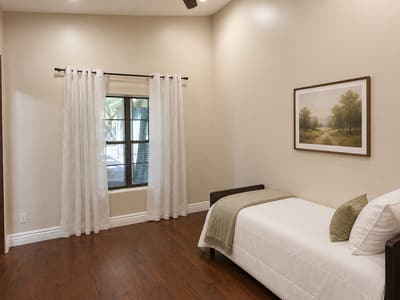 Private Suite 2 - Image 6