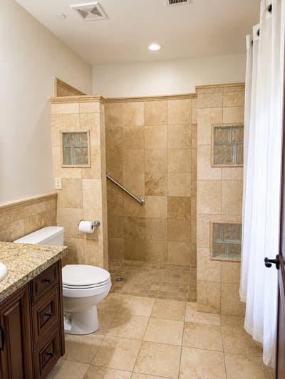 Private Suite 2 - Image 8
