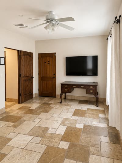 Private Suite 2 - Image 2